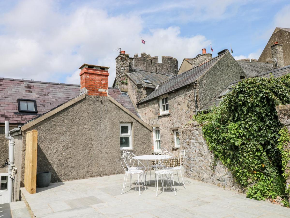10 Westgate Hill * Pembroke